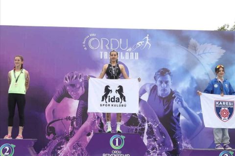 Ecrin Çınar Ordu Triatlonu Türkiye Şampiyonu